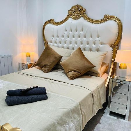 Salt Hill Windsor Legoland Eton Heathrow Luxury 2 Bed 1 Bath Free Parking Leilighet Slough Eksteriør bilde