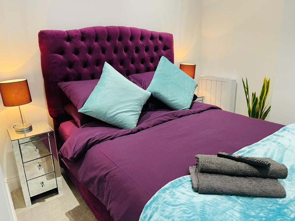 Salt Hill Windsor Legoland Eton Heathrow Luxury 2 Bed 1 Bath Free Parking Leilighet Slough Eksteriør bilde