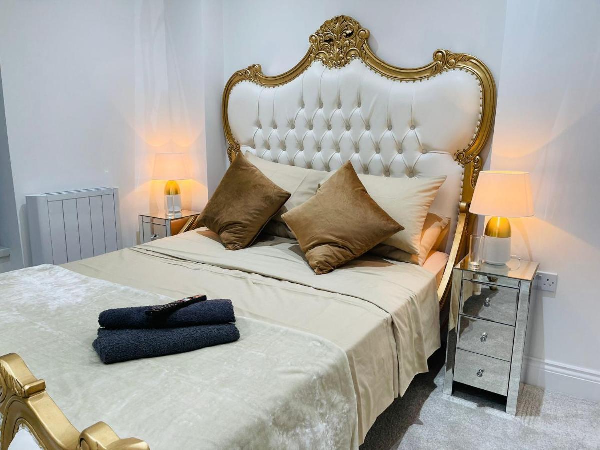 Salt Hill Windsor Legoland Eton Heathrow Luxury 2 Bed 1 Bath Free Parking Leilighet Slough Eksteriør bilde