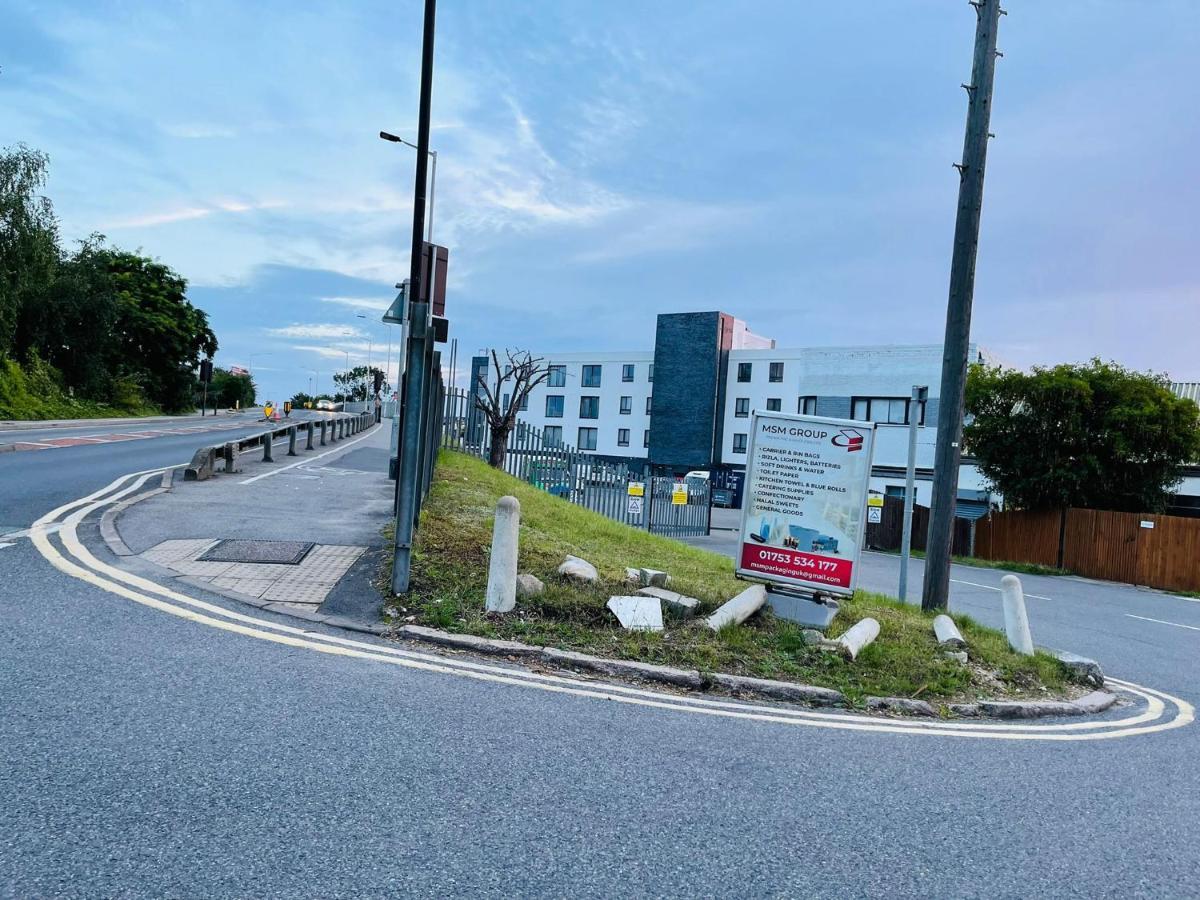 Salt Hill Windsor Legoland Eton Heathrow Luxury 2 Bed 1 Bath Free Parking Leilighet Slough Eksteriør bilde